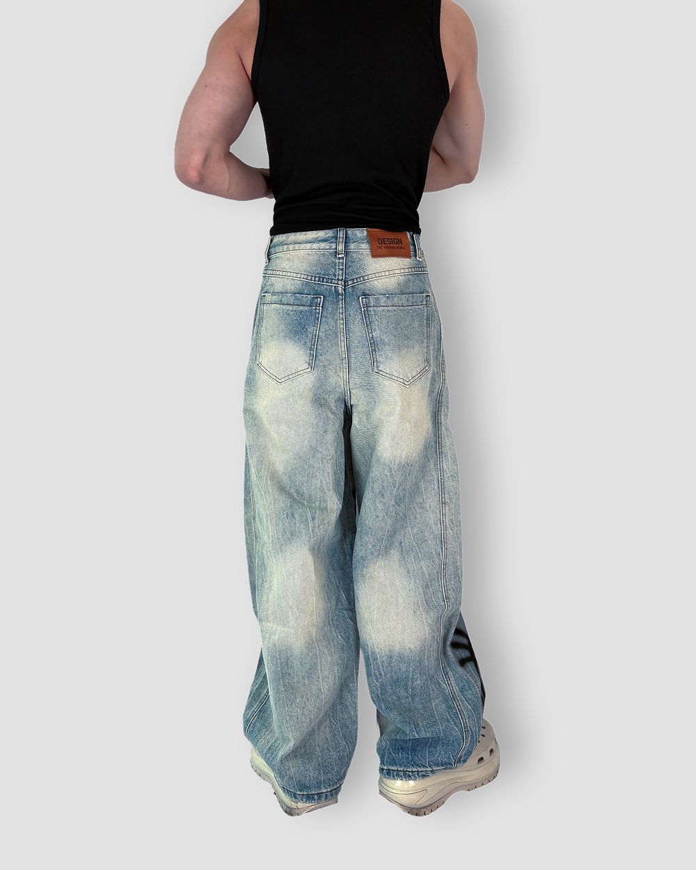 Denim Jeans ‘Hello Kitty Punk Graffiti’ Loose Fit - Light Wash